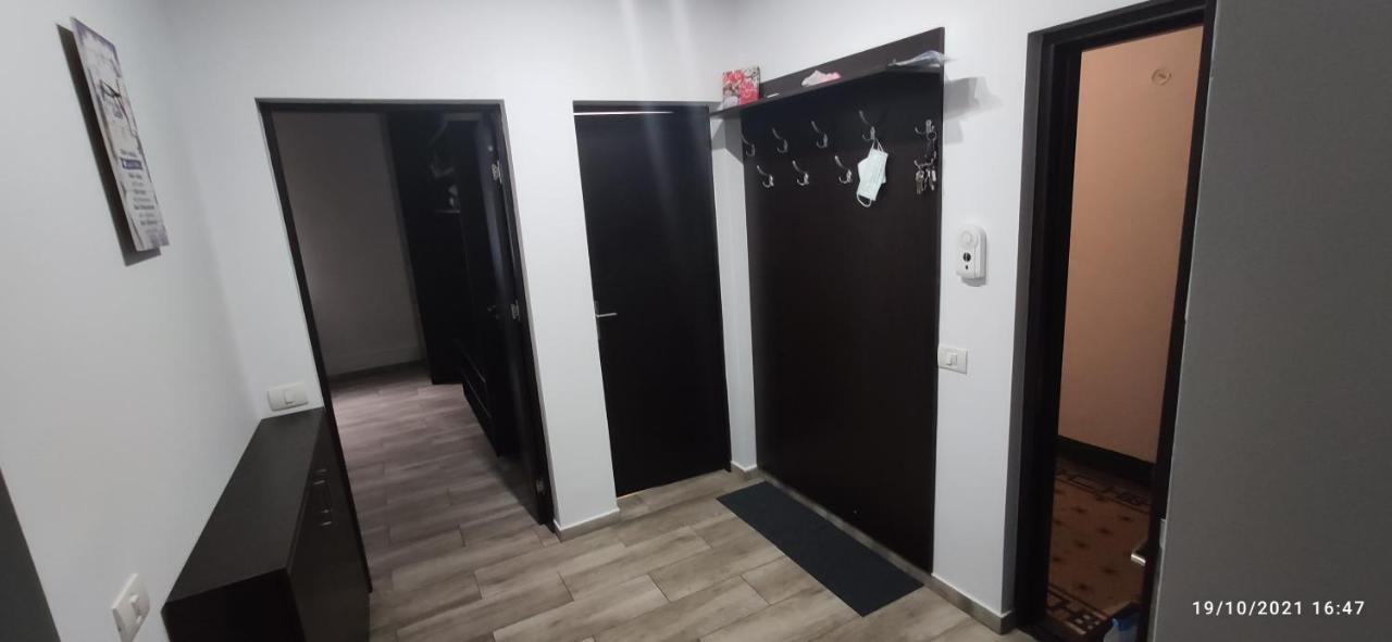 Christie'S 2 Central Apartment Бухарест Экстерьер фото
