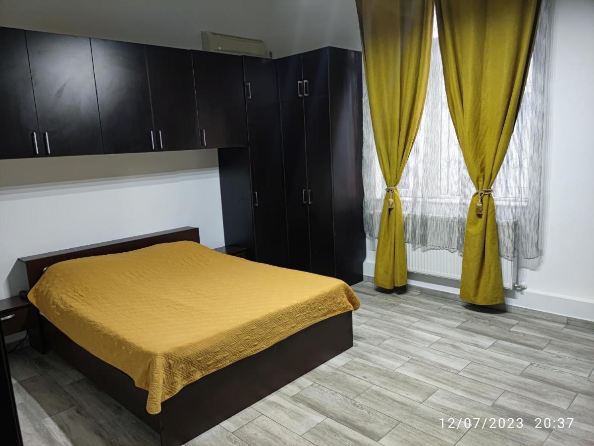 Christie'S 2 Central Apartment Бухарест Экстерьер фото